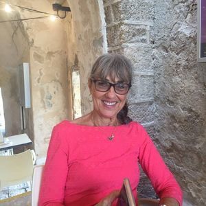 Meet your Posher, Deborah